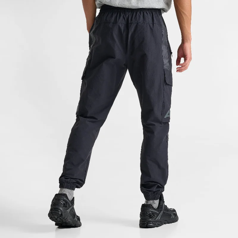 Nike Sportswear Air Max Woven Cargo Pants / Black