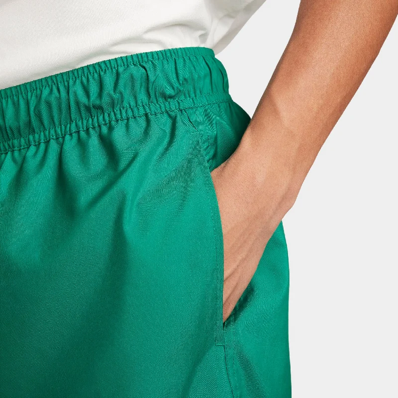 Nike Sportswear Club Flow Shorts Malachite / White