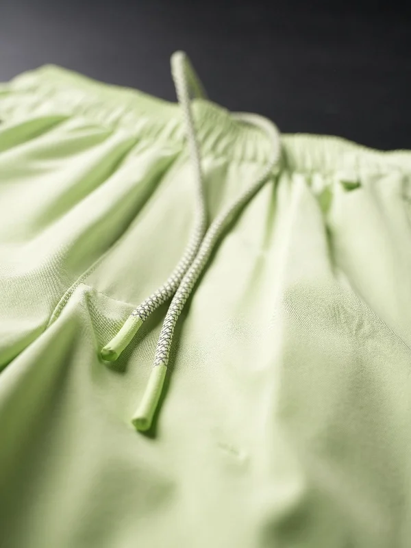 MOMENTUM  SHORTS - GREEN